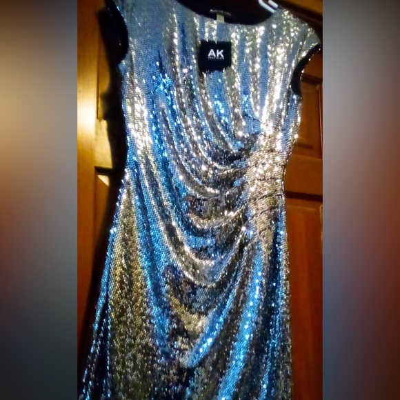 Anne Klein Dresses & Skirts - Anne Klein shiny cocktail dress